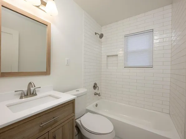 325 E Ercoupe Dr, Midwest City, OK 73110