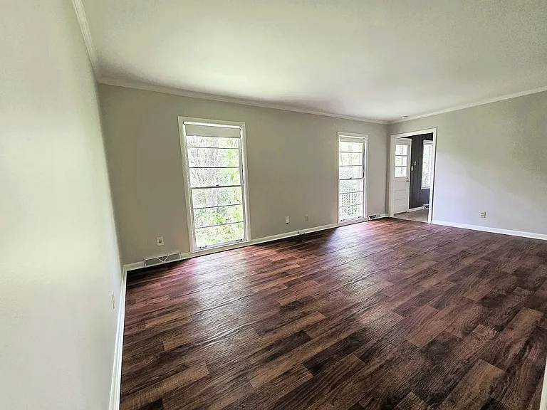 101 W Hillwood Dr #A — Photo 5
