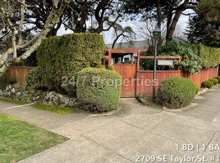 2709 SE Taylor St APT 1, Portland, OR 97214