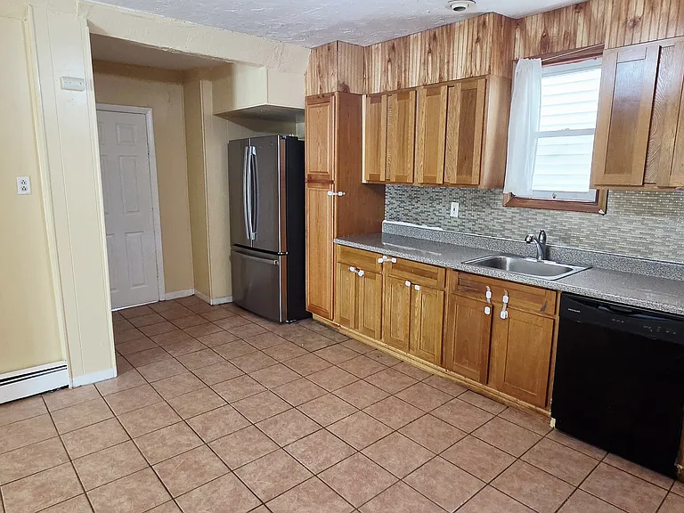 82 Garfield Ave #1 — Photo 3