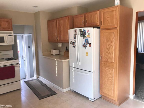 4th image of 36417 Woodingham Dr