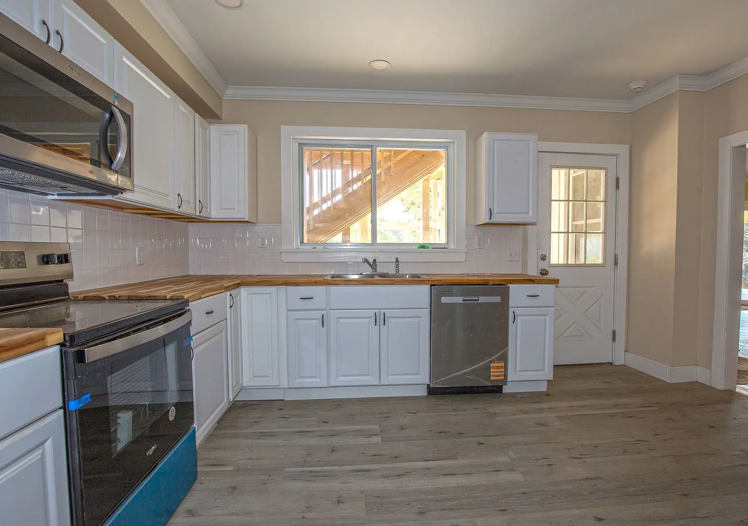 360 East St — Photo 3