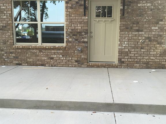 2nd image of 116-120 Hickory Grove Blvd