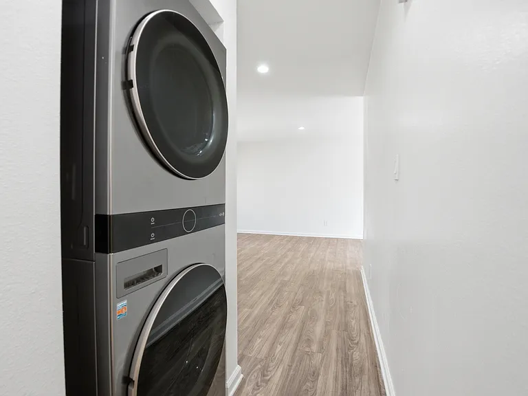635 Emory St #14 — Photo 8