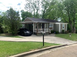 121 Autumn Dr, Vicksburg, MS 39180