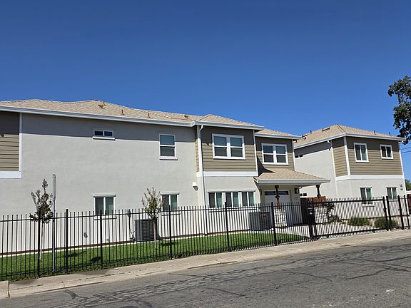 2nd image of 3900 Fell St
