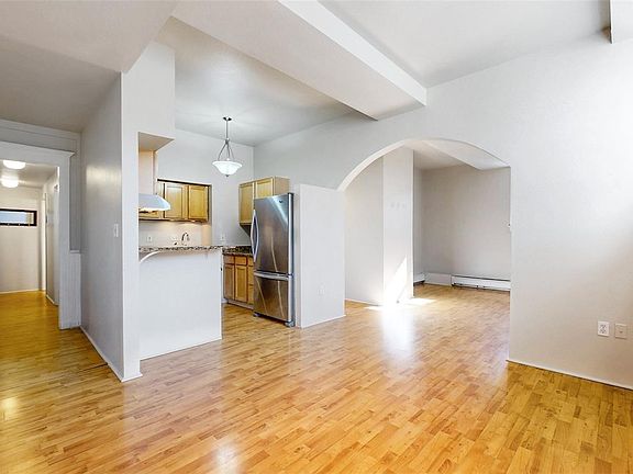 4th image of 108 W Byers Place #G4
