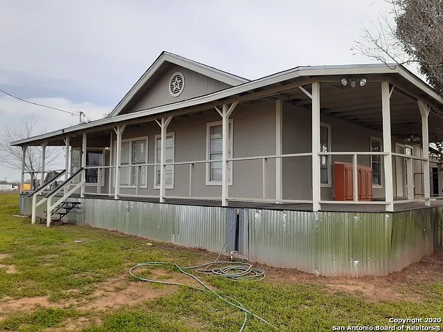 1114 S Loop 1604 E