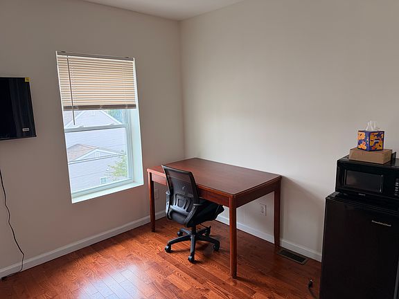 5th image of 1913 W Montgomery Ave #2