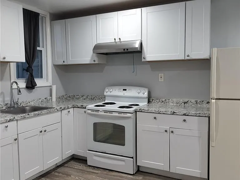 141 Grove St #1 — Photo 19