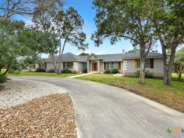 384 Hunters Creek Dr, New Braunfels, TX 78132