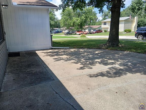 4th image of 2500 Bonanza St