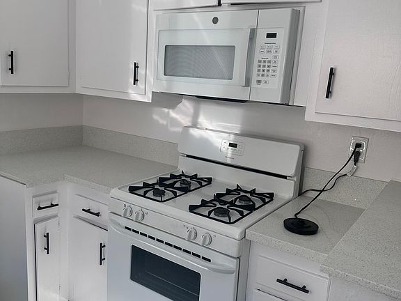 2nd image of 7631 Laurel Canyon Blvd #11