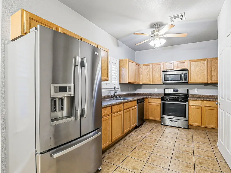 3241 Perla Point Dr — Photo 3