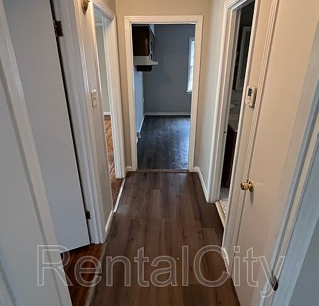 3rd image of 1320 Weymouth St