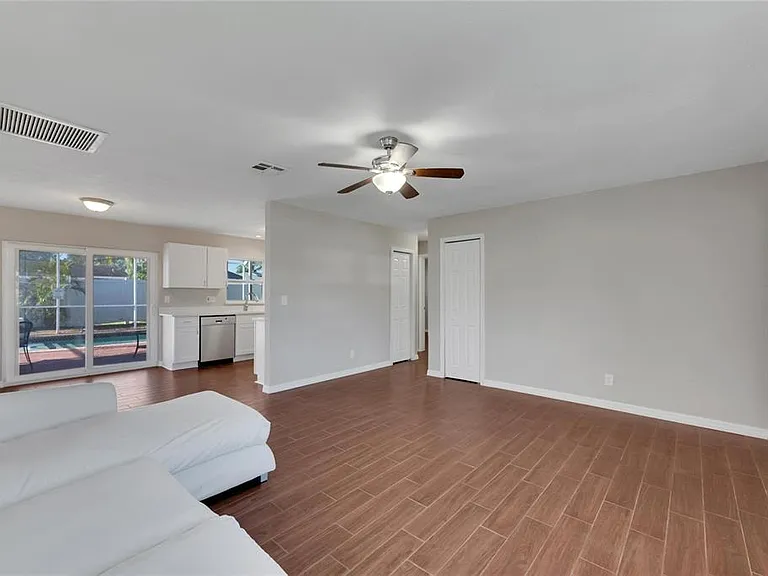 412 Flamingo Dr — Photo 9