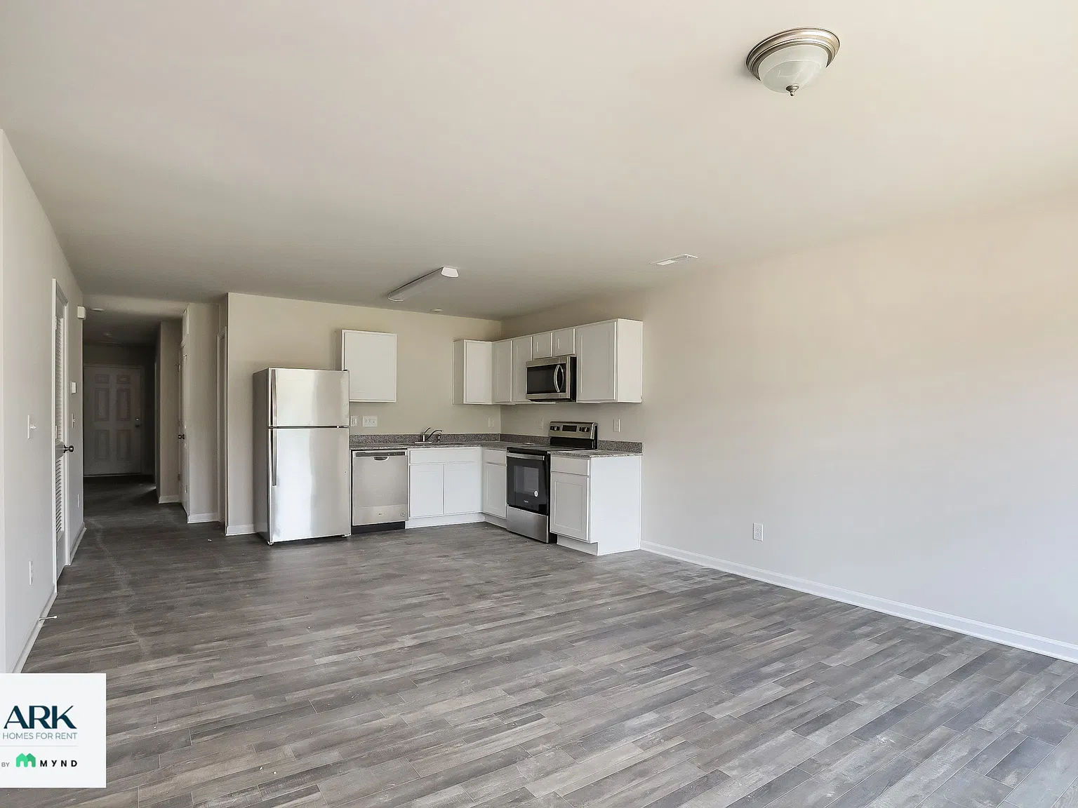 4 bed, 2.0 bath, 1209 sqft, $1,725 — Photo 3
