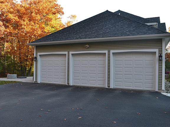 3rd image of 67 Lannan Dr