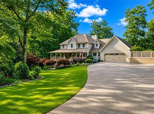 31 Fawn Lake Trl NE, White, GA 30184