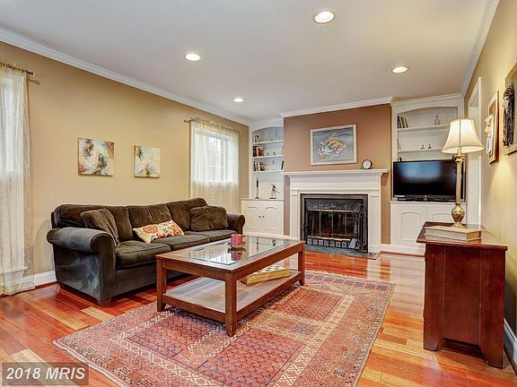 3rd image of 42 Meadow Run Ct
