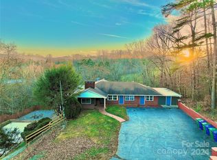 643 Monte Vista Rd, Candler, NC 28715