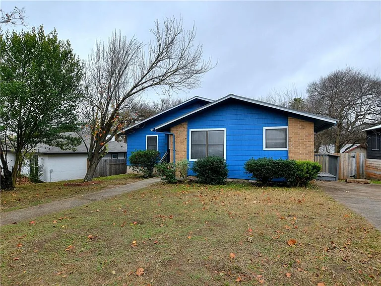 904 Walter St — Photo 17