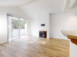 11834 Avon Way APT 205, Los Angeles, CA 90066