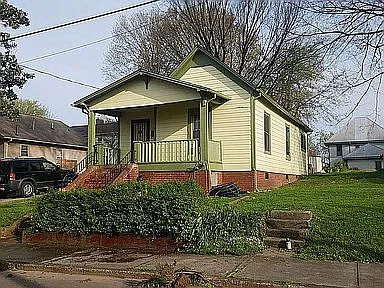 3 bed, 1.5 bath, 757 sqft, $1,750 — Photo 3