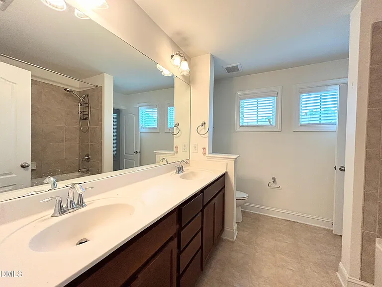 735 Lampwick Ln — Photo 24