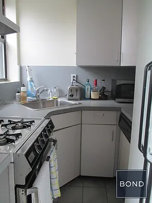 Rented by Bond New York | media 32