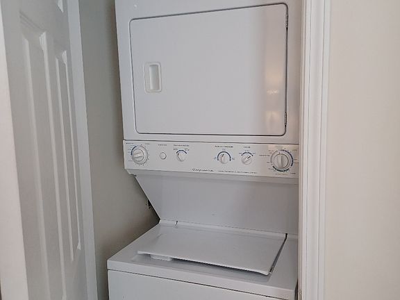 Washer/dryer in unit