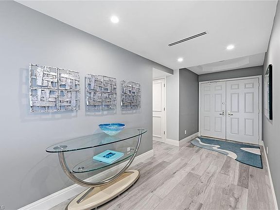 3rd image of 8111 Bay Colony Dr APT 204
