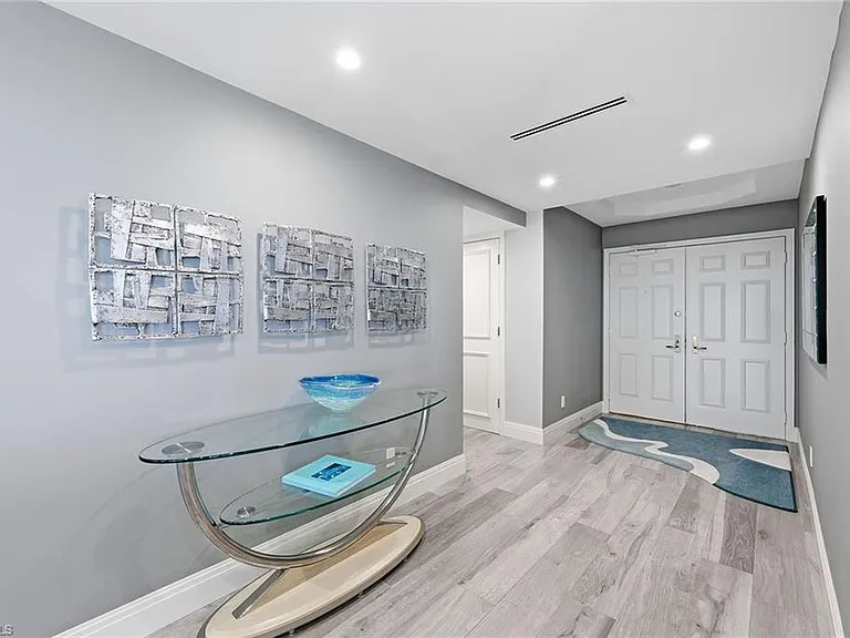 8111 Bay Colony Dr #204 — Photo 3