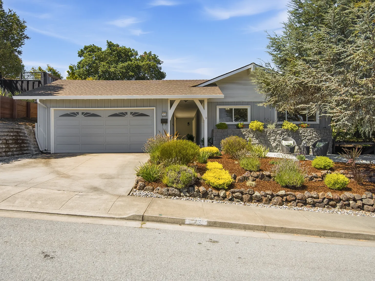 3 bed, 1810 sqft, $6,975 — Photo 1