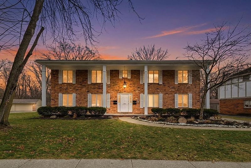 1st image of 4054 Stonehenge Dr #1