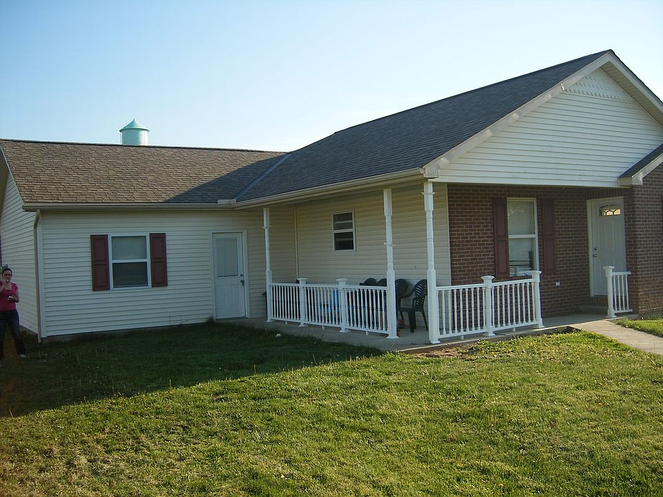 1st image of 404 Elmwood Ct