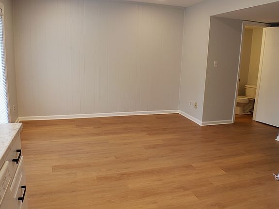 Eat-in area of the kitchen