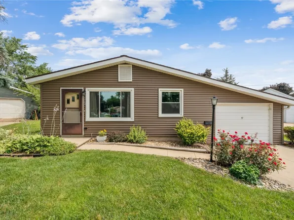 1360 Starry Dr, Marion, IA 52302