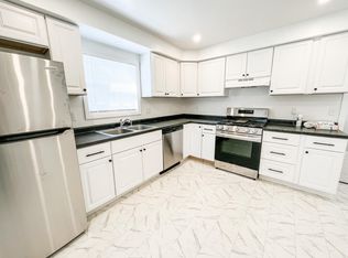 410 S Westlawn Ave, Champaign, IL 61821