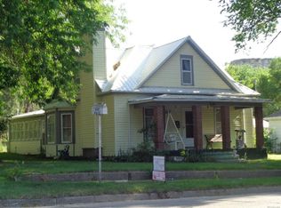 612 E 3rd St, Wray, CO 80758