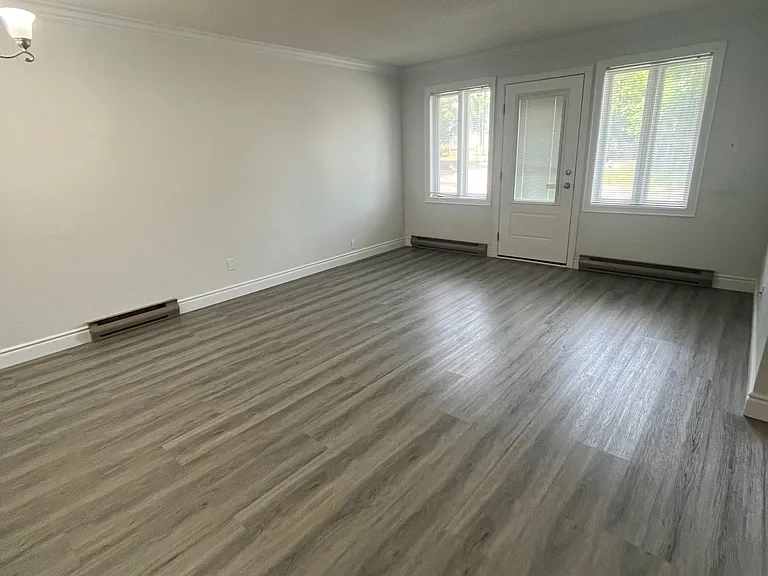 277 Adelaide Ave N #101 — Photo 7