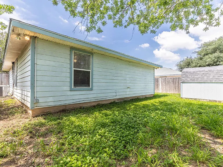 3727 Aragon Dr — Photo 25