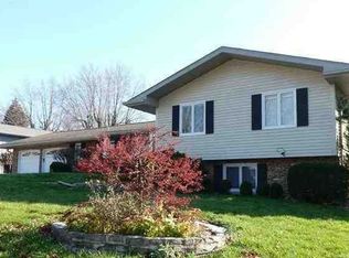 5926 N Briarwood Ln, Peoria, IL 61614