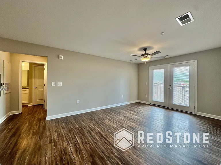Westbrook Apartments — Photo 7