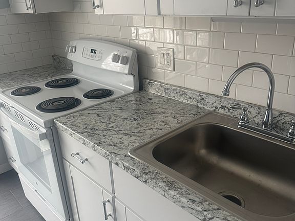 2nd image of 76 Wedgewood Dr #4