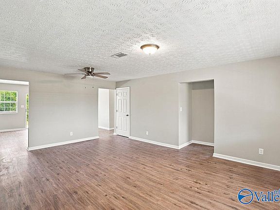 5th image of 305 Brick School Rd