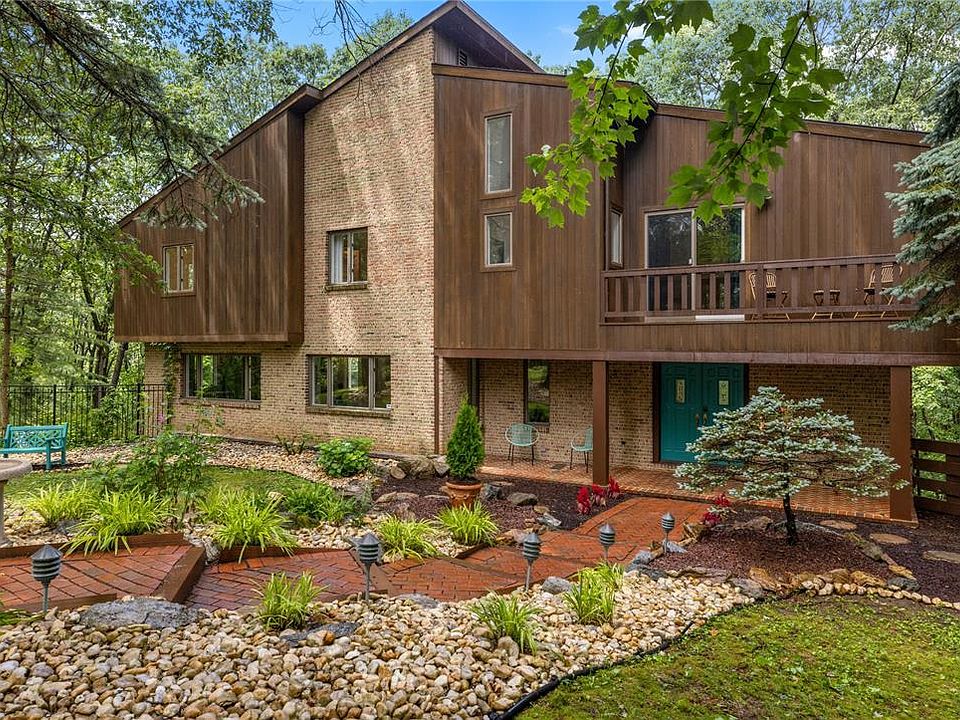 1st image of 3385 Woodbridge Cir