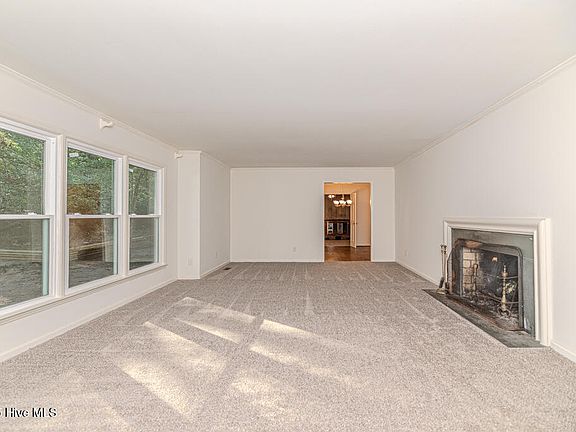 4th image of 828 Chatham Road