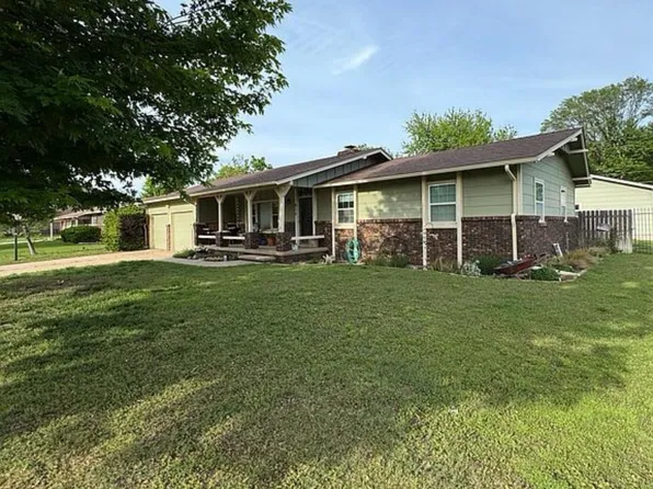 816 N West St, Garden Plain, KS 67050