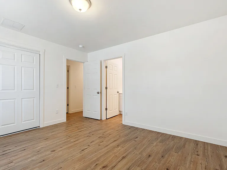 819 W Galloway Ave — Photo 5